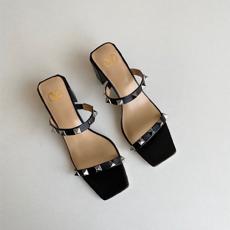 발렌티노 신상 슬리퍼 2S0S30 블랙