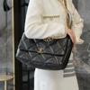  샤넬 CHANEL 19 라지 맥시 플랩 백 AS1162 블랙