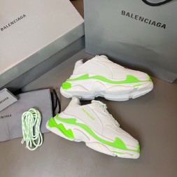 발렌시아가 남여공용 신상 트리플S 604900-22