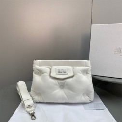 마르지엘라 스몰 카펫 글램 슬램백 MM3386 화이트