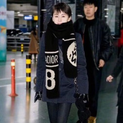 디올 신상 스카프 D1031