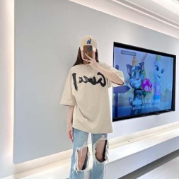 발렌시아가 남여공용 반팔 528843-1