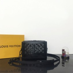 루이비통 자수패턴 소프트 트렁크 M53964