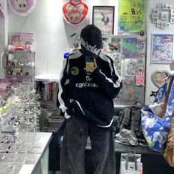 발렌시아가 남여공용 니트  528815