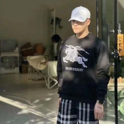 버버리 신상 남여공용 맨투맨 80019192