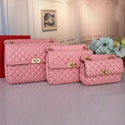 발렌티노 락스터드 스파이크 체인 백 QW1B0123 핑크