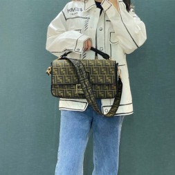 펜디 라지 바게트 8BR771
