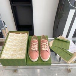 구찌 여성용 스니커즈 670448-1
