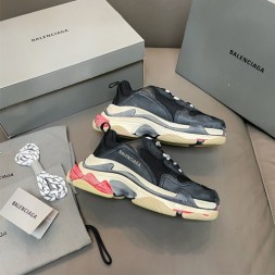 발렌시아가 남여공용 신상 트리플S 604900-10
