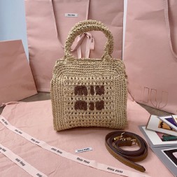 미우미우 라피아 토트백 5BA283