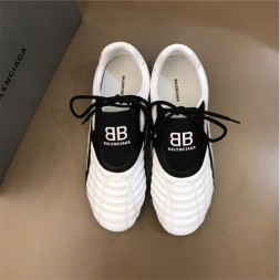 발렌시아가 남성용 신상 스니커즈 604086