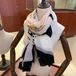 버버리 신상 스카프 BB3645