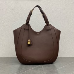 셀린느 수플 레더 토트백 119353