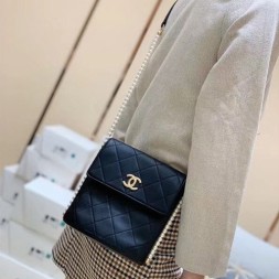 샤넬 카프스킨 퀼팅 스트랩 스몰 호보 백 AS2503 블랙