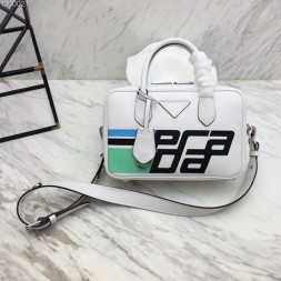 프라다 스몰 레더 토트 백 1BB049 화이트