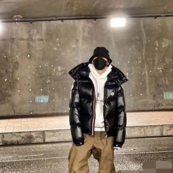 몽클레어 남여공용 패딩 MC3480